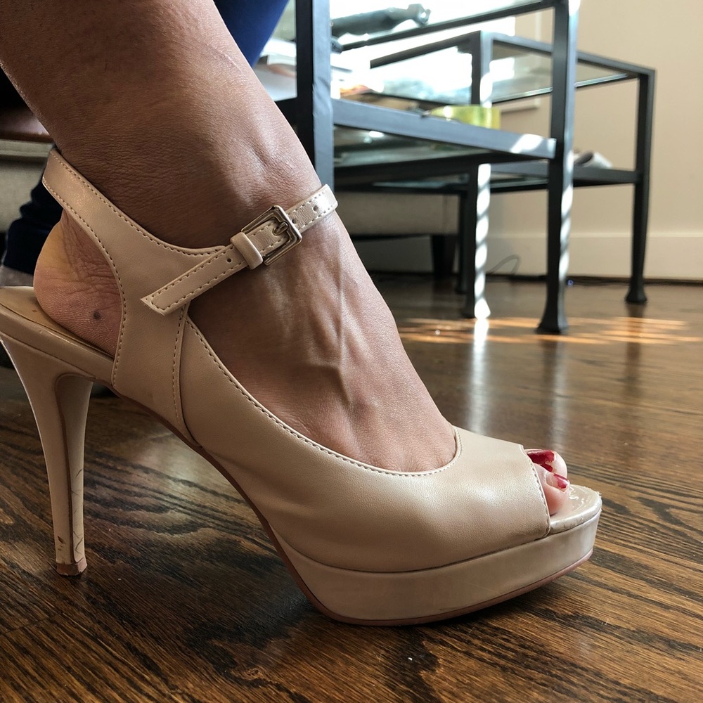 Nine West Tan Heels Size 8M 👠
